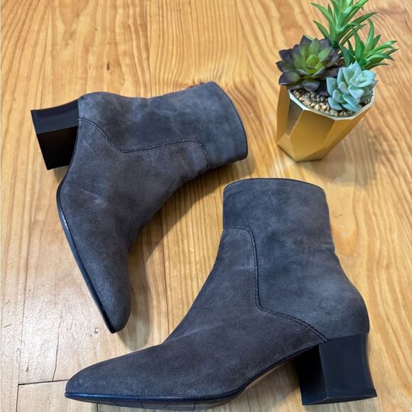 Aquatalia Fortuna Suede Leather Heeled Ankle Boot Gray Women's SIZE 7 - Picture 1 of 10